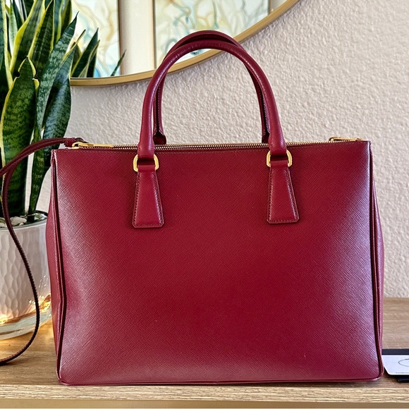 PRADA GALLERIA LUX SAFFIANO 2WAY TOP HANDLE SATCHEL BURGUNDY BAG ONE OF A KIND - Picture 11 of 16